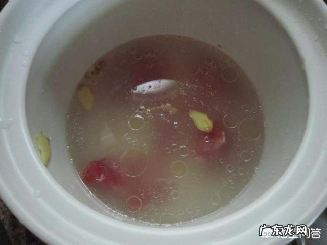 小米可以和胡萝卜西兰花红枣鸡肉一起煮粥吗?