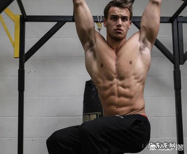 健身喝蛋白粉为啥长了一脸痘痘?