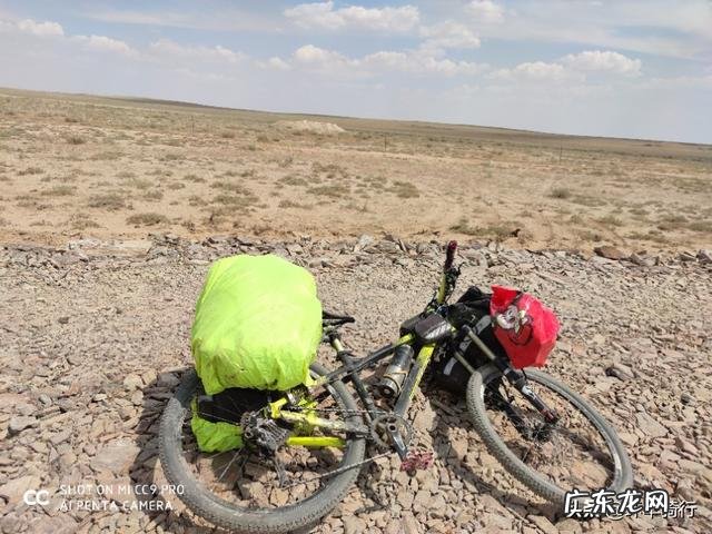 那些骑行川藏线的人靠什么收入？