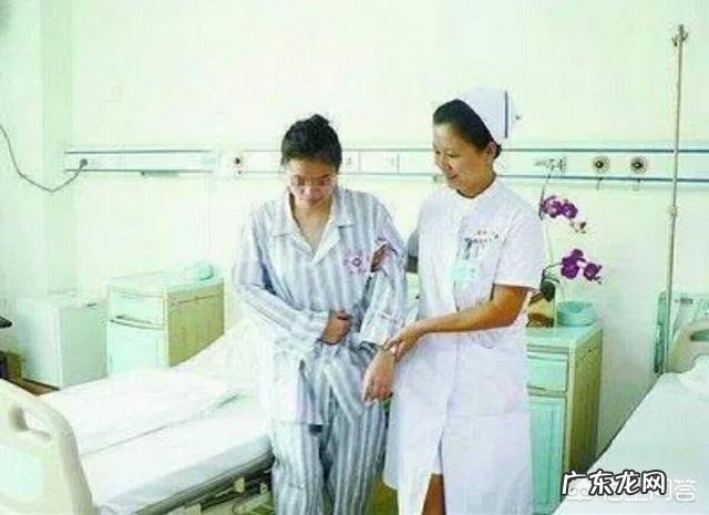 产后坐月子期间可以泡脚吗?有什么需要注意的? 坐月子期间适合泡脚吗