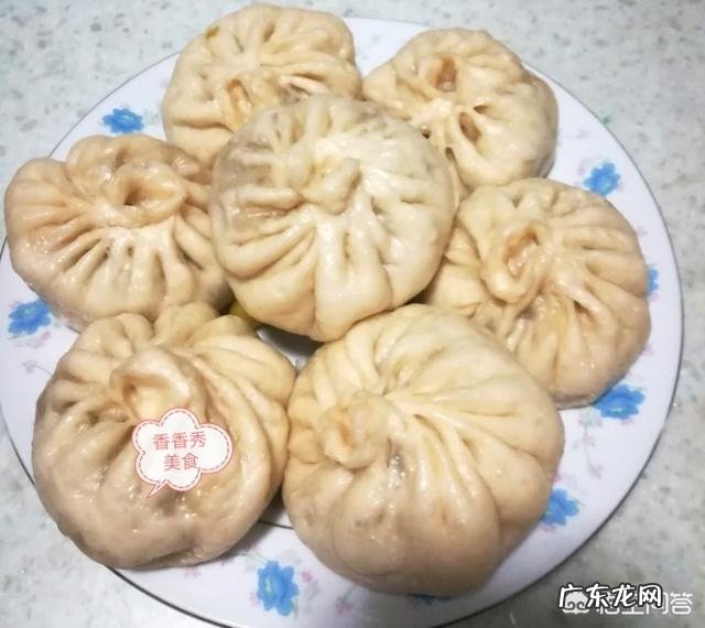 夏天,公司要求穿正装的,女士的该怎么穿?