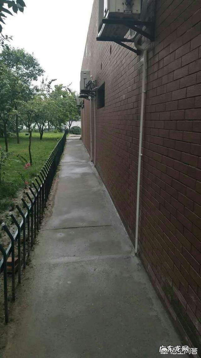 睡在空调下面会对身体产生哪些危害?