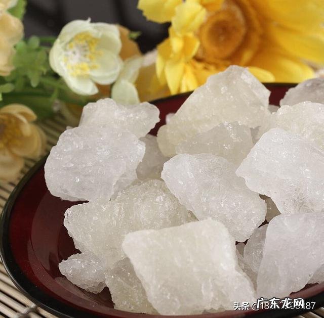 白芍与枸杞还有绿茶和冰糖泡水喝有保肝作用吗？还有什么功效？