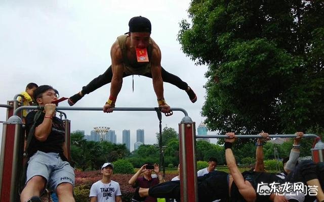 关于街头健身的方法和教程有哪些？