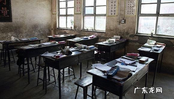 现在的农村为什么人越来越少？ 农村学生越来越少老师出路在哪里