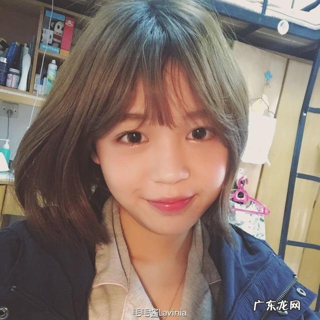 张嘉倪清早起床后,身上的睡衣亮了,有谁注意到买超的眼神了吗?