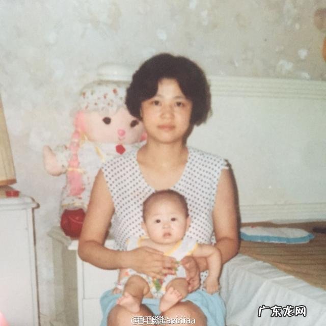 张嘉倪清早起床后,身上的睡衣亮了,有谁注意到买超的眼神了吗?