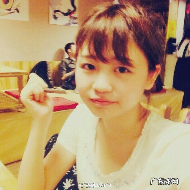 张嘉倪清早起床后,身上的睡衣亮了,有谁注意到买超的眼神了吗?