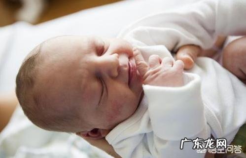 为何新生儿出生身高都是50厘米?是凑巧还是护士填错了?