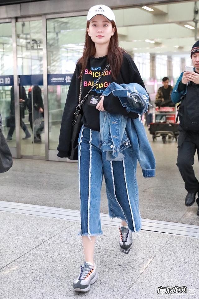 穿鞋子露出袜子很low吗?