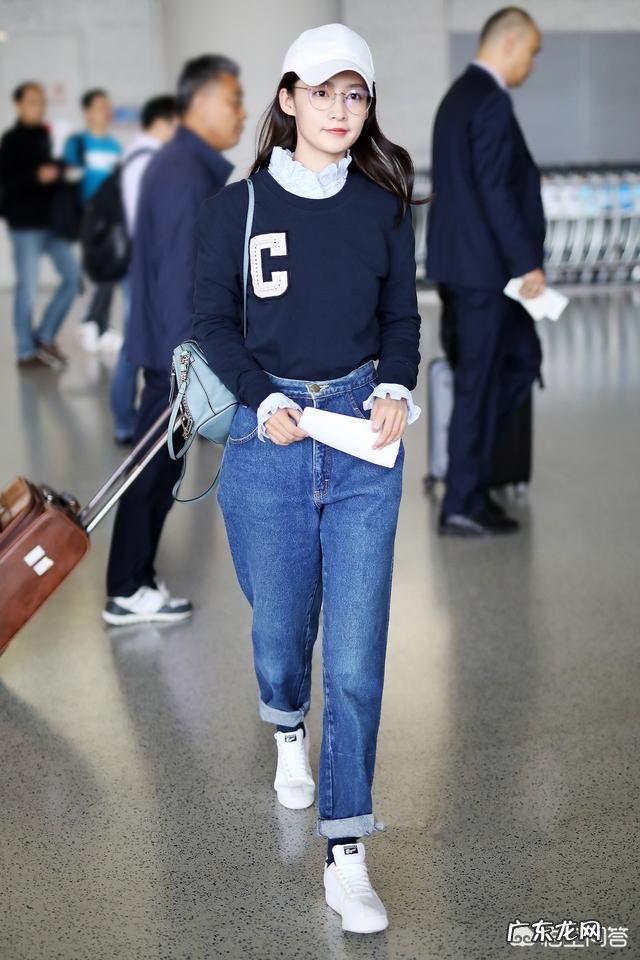 穿鞋子露出袜子很low吗?