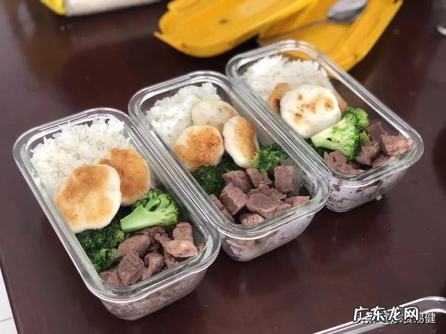 男生去健身房该如何搭配衣服?