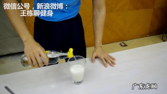 赛夫黑金与肌肉科技蛋白粉谁好?