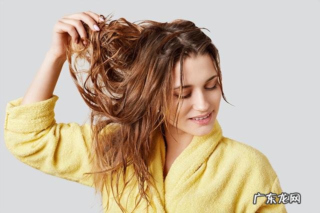 不用洗发水真的能防止脱发吗 不用洗发水洗头可以解决脱发吗