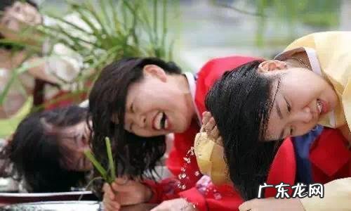 天天洗头发要用洗发水吗 长期洗头不用洗发水头发会变好吗