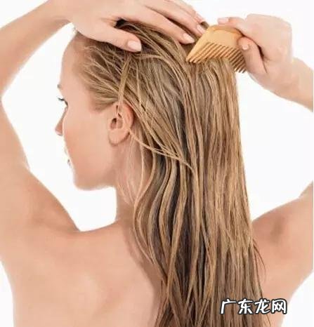 天天洗头发要用洗发水吗 长期洗头不用洗发水头发会变好吗