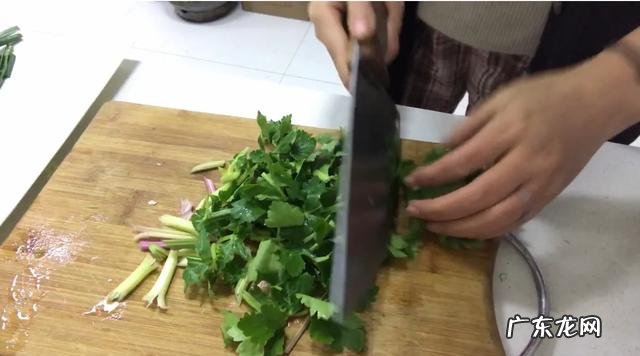 芹菜叶能吃吗?怎么做好吃?