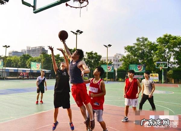 打篮球能减肥吗？为什么野球场上，有一半是灵活的胖子？