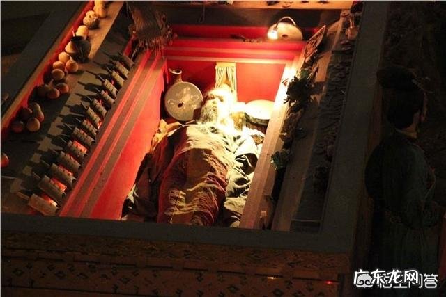 有人说历史上皇帝死后要停尸很久，那么尸体该怎样保持不坏呢？