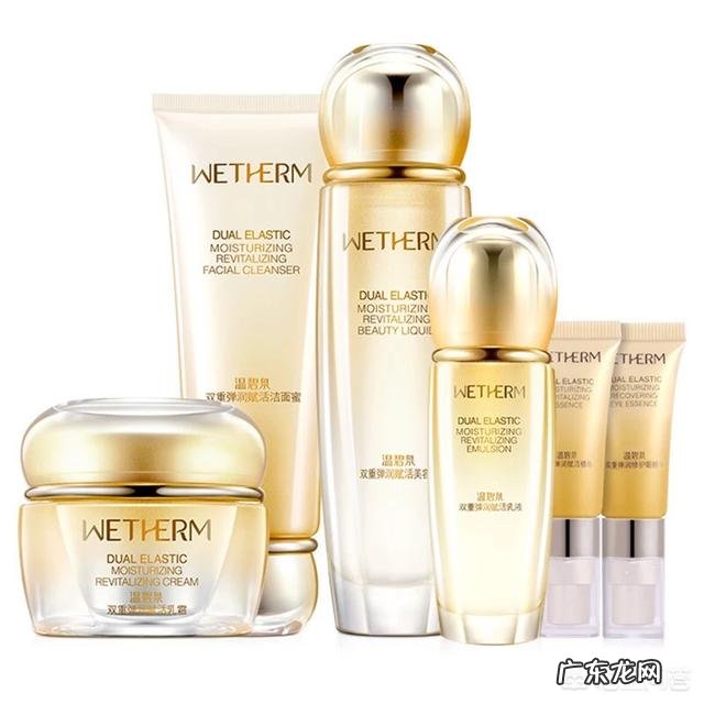 想买套实用点的护肤品给五十岁的妈妈,怎么选择?