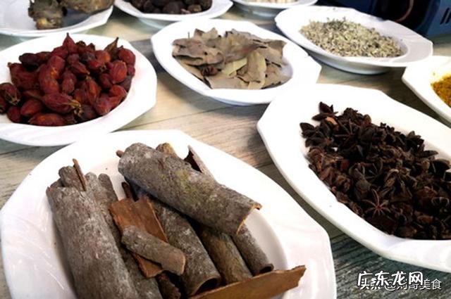 正宗的麻辣烫怎么做?麻辣烫的料怎么配?