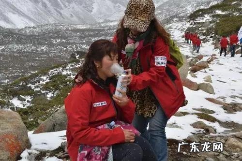 在西藏无人区,男人在野外要蹲着小便,是真的吗