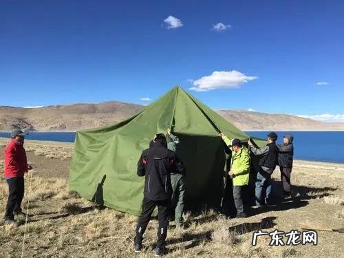 在西藏无人区,男人在野外要蹲着小便,是真的吗