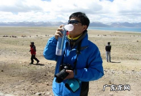 在西藏无人区,男人在野外要蹲着小便,是真的吗