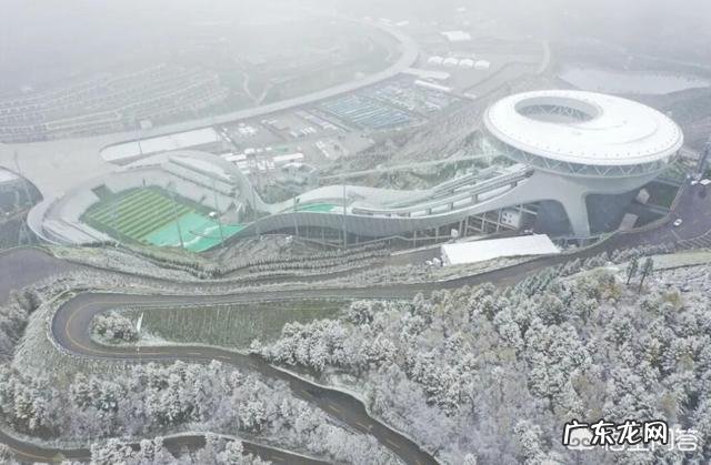 春夏秋冬的衣服颜色该怎样搭配才好看?