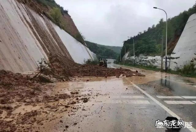春夏秋冬的衣服颜色该怎样搭配才好看？