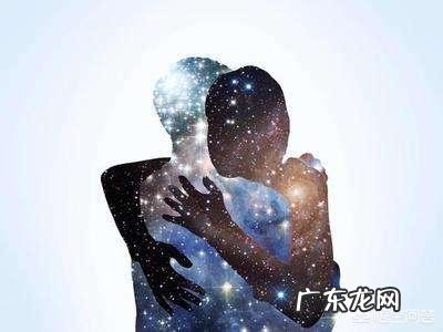 女人老是发自已的照片暗示什么?什么心理?