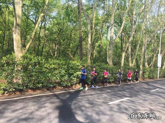 男人跑步装备，春天、秋天、冬天都怎么穿比较好？