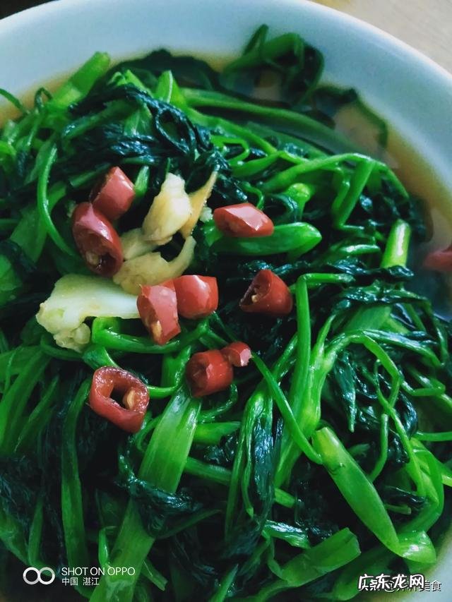 医生惋惜,年轻女子爱吃这三种食物,发现得了胃癌,是哪三种食物