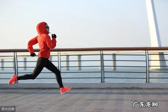 1000米高抬腿跑步大概消耗多少大卡,注意什么?