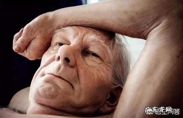 有什么药妆可以收缩毛孔吗因为我是敏感肌肤,用啥护肤品都易过敏