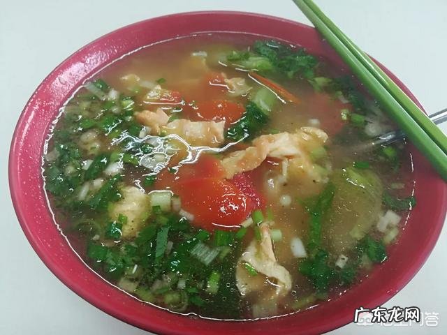 想在学校食堂承包一个档口做沙县小吃，投资大约十万，可行吗