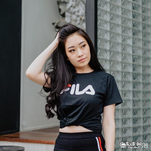 拍摄人像模特时选择哪些背景能让模特显瘦?