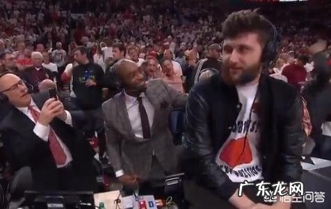 开拓者的中锋努尔基奇怎么恢复的那么快，都能下地走路了？