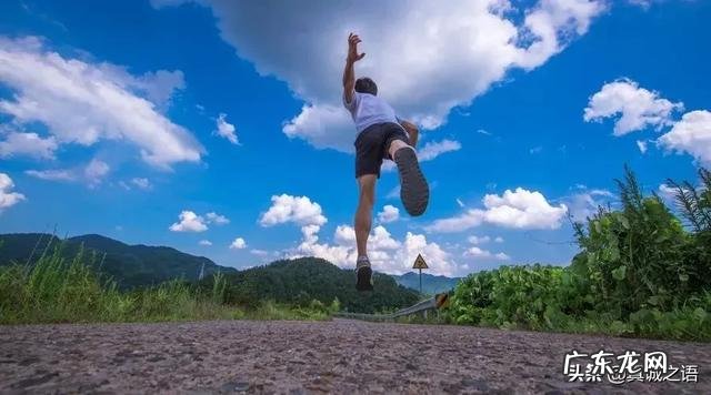 每天熬夜工作八九个小时，月入四五千，你觉得值吗？