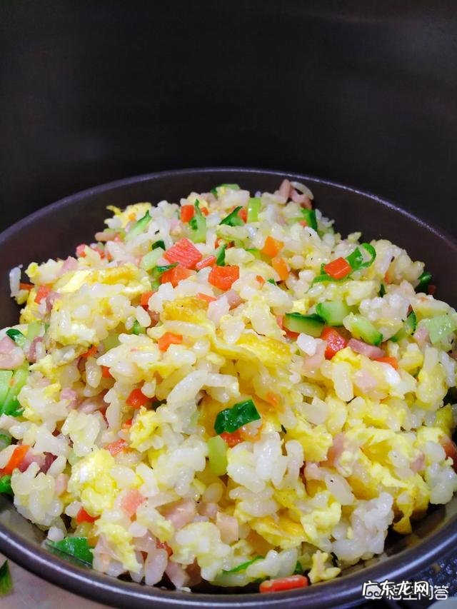 玉米,黄瓜和红萝卜炒肉做法怎么做?