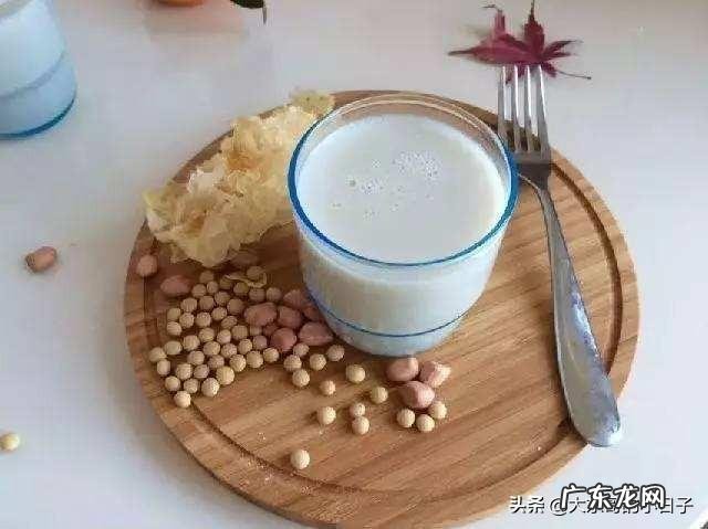 早餐喝花生豆浆,会比豆浆更有营养吗?