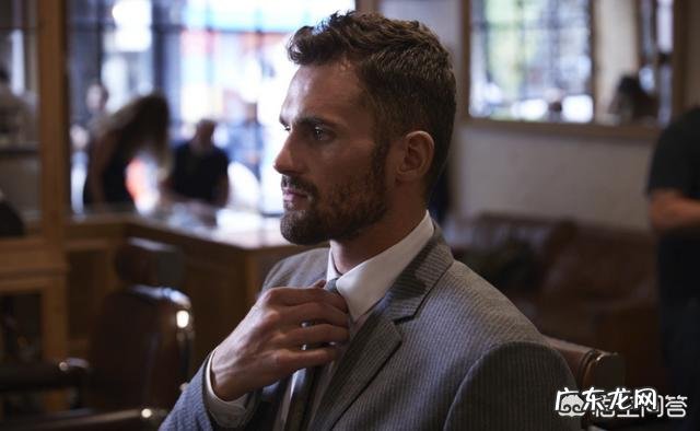 按照审美标准科比是10分,西蒙斯能有几分