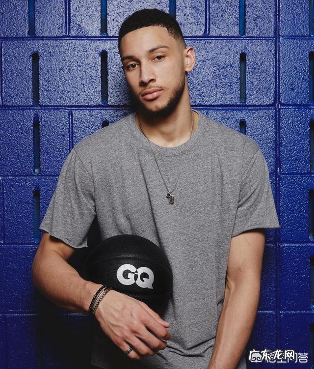 按照审美标准科比是10分,西蒙斯能有几分