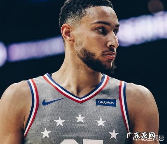 按照审美标准科比是10分,西蒙斯能有几分