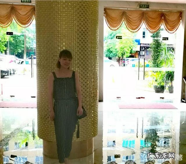 常言道“美人在骨不在皮”，那你觉得娱乐圈中的女星谁的骨象好