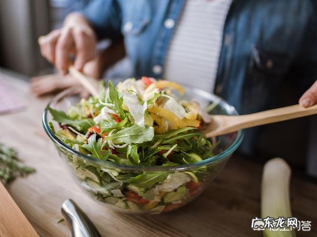 染发后多喝水可以排出毒素么