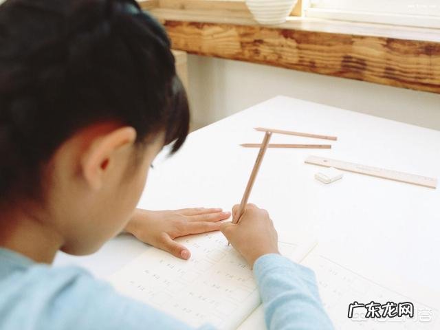 家长如何在日常生活中帮助孩子学习写作文？