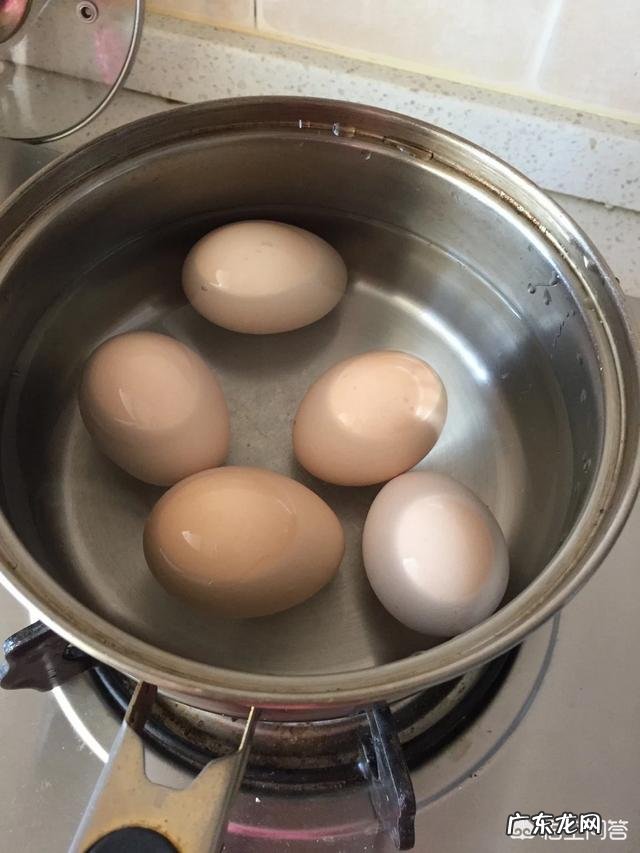 晚上吃两个水煮蛋，一个西兰花还会长胖吗？