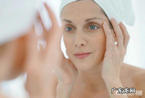 黑眼圈用冷水敷好还是热水敷好?原理是什么? 黑眼圈用热水敷好吗