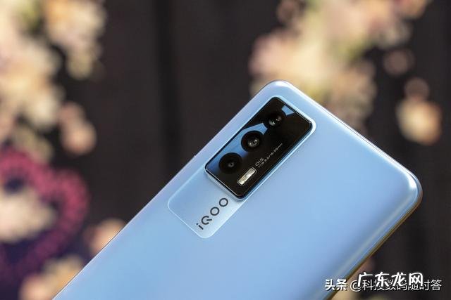 iQOO Neo5和iQOONeo5活力版哪个好?